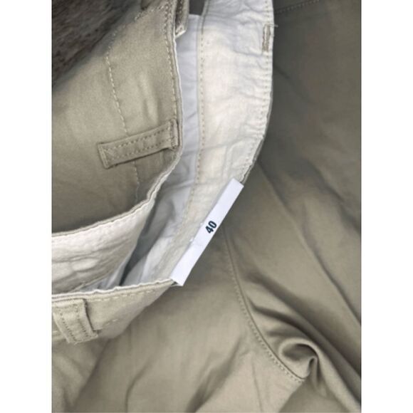 Shorts khaki color. Nice dress or play shorts. anywhere else you want to go. Siz - Picture 10 of 16